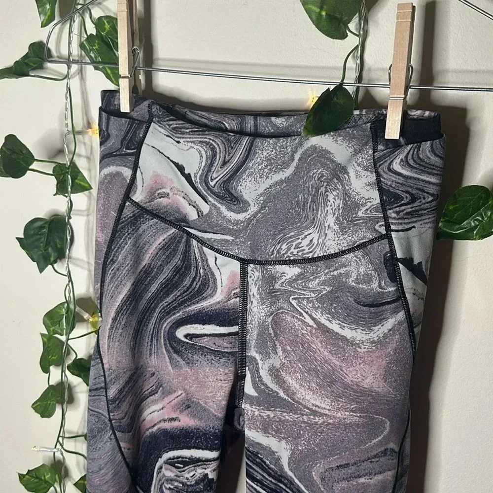 Victoria’s Secret High Rise Pocket Leggings Onyx Marble 7/8 Length NWOT - Picture 5 of 9